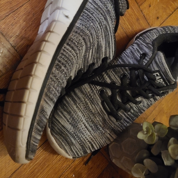 Skechers Fabric Sneakers 7.5 Hp🔥🔥🔥 - Picture 4 of 6